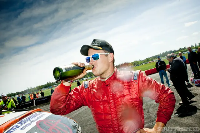 Teemu from Black Smoke Racing enjoying his victory at DHB. Great entertainment with lots of black smoke.